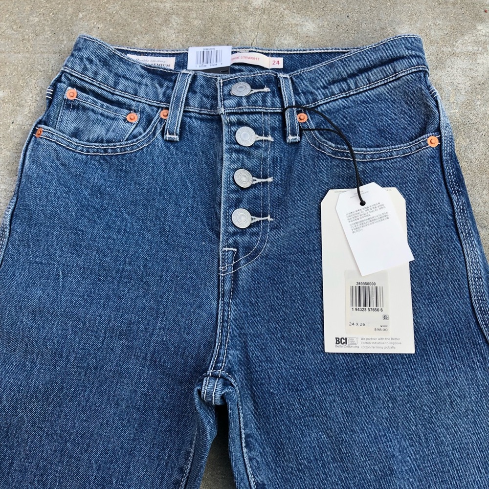 NWT Levi’s Wedgie Utility Straight Ankle Medium Wash Jeans - Picture 2 of 6
